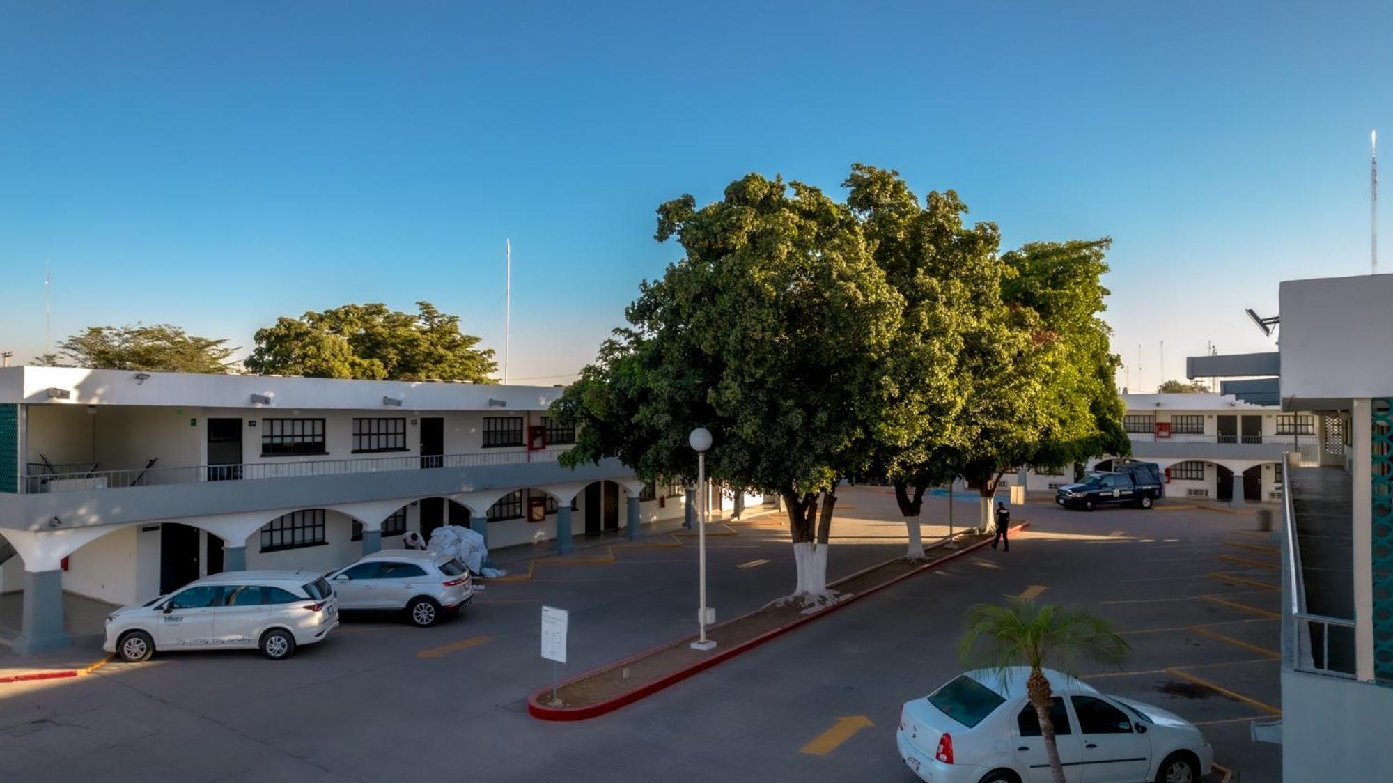 Inhouse Obregon Hotel Ciudad Obregon Exterior photo